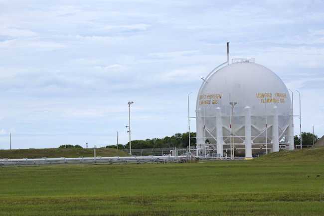 Liquid hydrogen storage tank at Launch Pad 39B