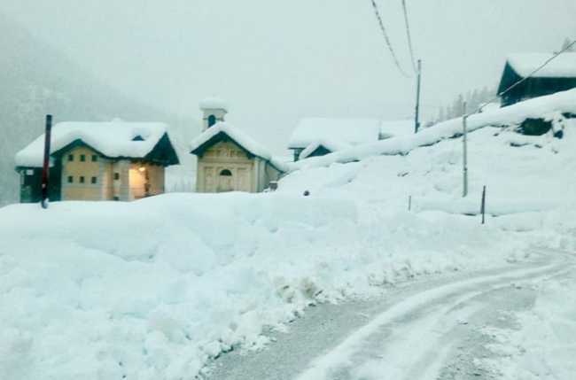 alagna neve strada