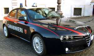 carabinieri auto palazzo