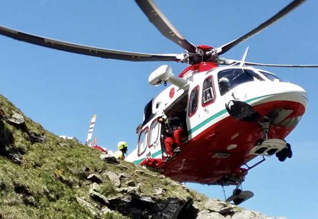 elicottero bianco salita costone primo piano