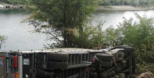 incidente autoarticolato