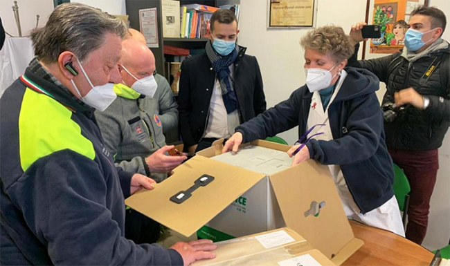 vaccino covid scatole apertura