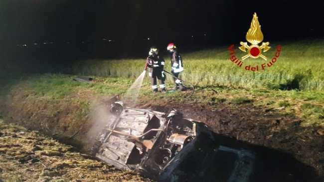 vigili del fuoco auto