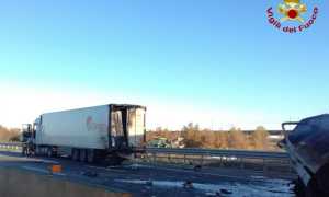 vigili del fuoco incidente a4 camion