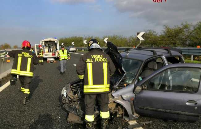 vigili del fuoco incidente autostrada