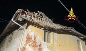 vigili del fuoco tetto