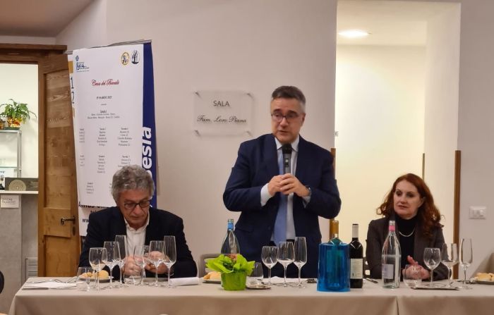 Un'auto per il dispositivo radiologico mobile