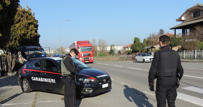 Duplice furto sventato dai carabinieri, fermati due clandestini