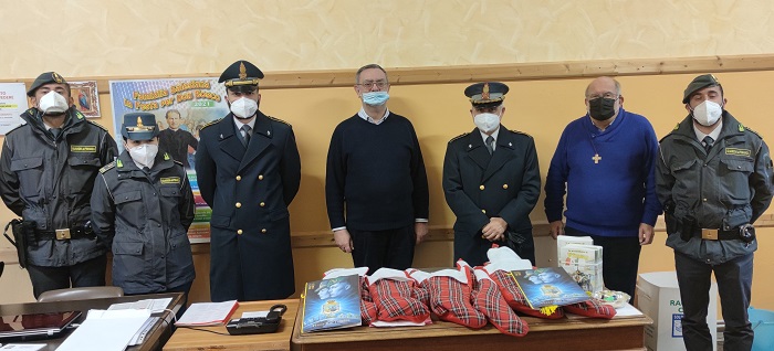 Il Covid non ferma la Befana della Guardia di Finanza