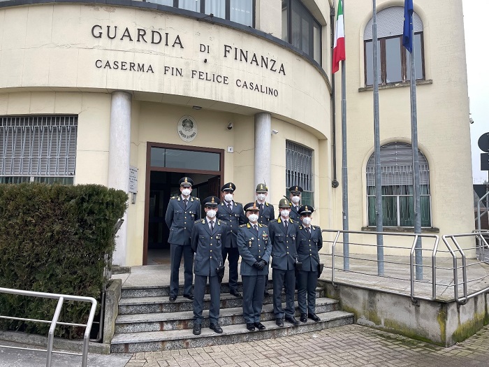Guardia di Finana di Vercelli: giuramento per due sovrintendenti e cinque finanzieri