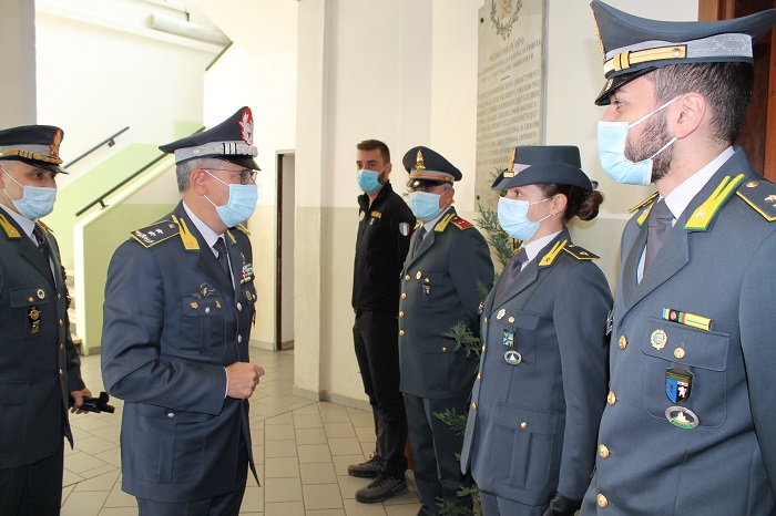 Il comandante regionale in visita alla Finanza di Vercelli