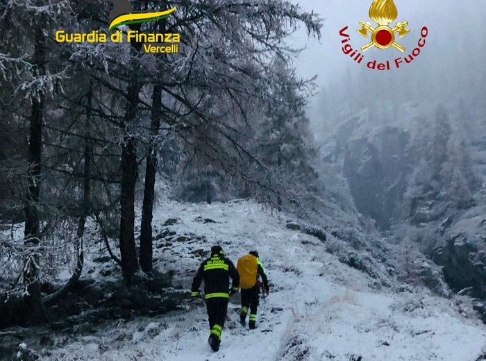 Due giovani smarriscono il sentiero sotto la neve in Valsesia
