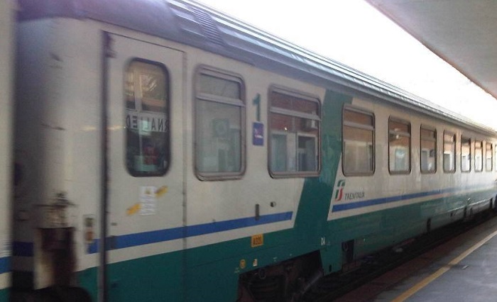 Fanno a botte sul treno Biella-Santhià: corsa soppressa
