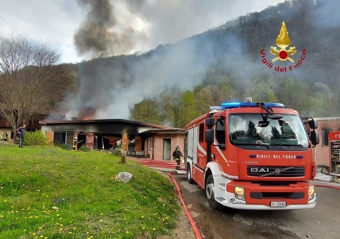 Sfilacciatura a fuoco a Varallo: danni ingenti