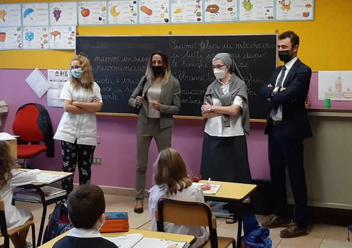 L'assessore Elena Chiorino in visita alle scuole di Vercelli