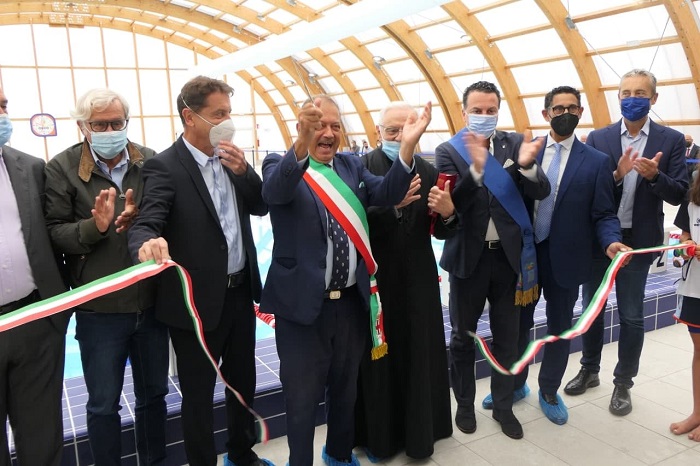Finalmente apre la piscina coperta a Vercelli