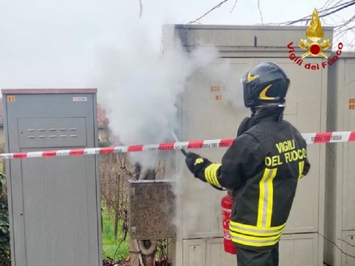 Incendio in una tenuta a Caresana durante un evento