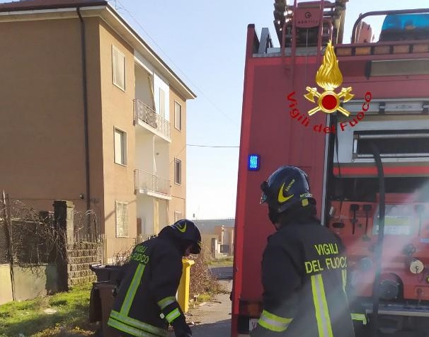 vigili del fuoco santhia incendio