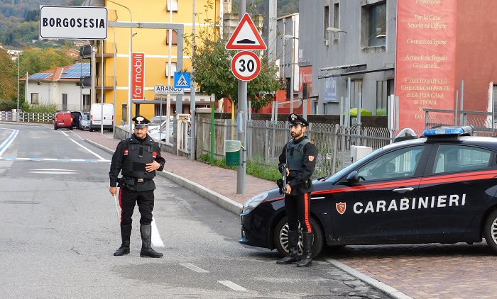 Fermato con un coltello a serramanico a Serravalle