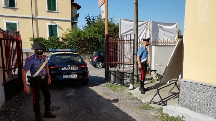 Ladro sorpreso in un bar dai carabinieri di Vercelli