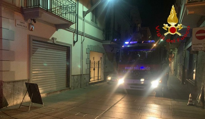 Incendio in uno scantinato a Santhià