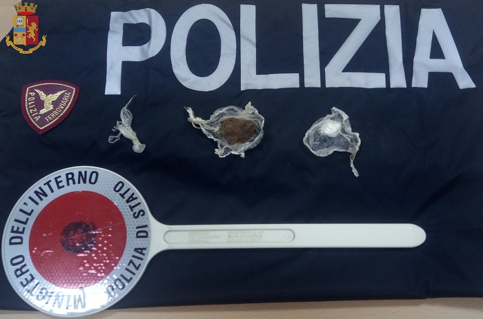 Arrestato spacciatore a Vercelli: viaggiava sul Torino-Milano