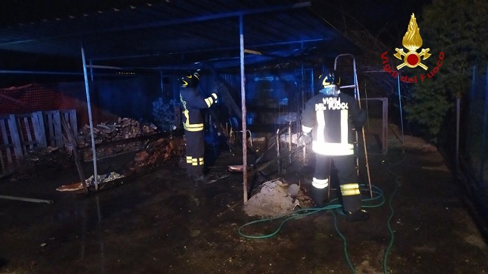 Incendio capanno a Livorno Ferraris