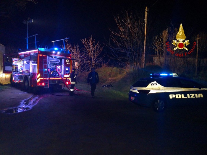 Due mezzi pesanti andati in fiamme a Vercelli