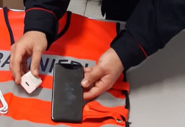 Nomade ruba telefonino a un agricoltore, scoperto dai carabinieri