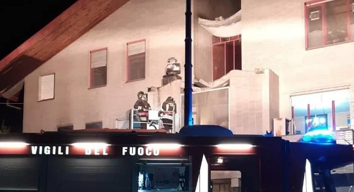 Va a fuoco la cucina del pub, ci sono persone intossicate