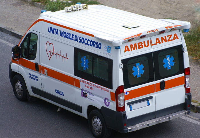 Donna investita a Vercelli in gravi condizioni