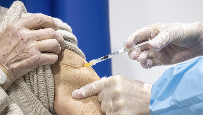 Focus sulle vaccinazioni over50 in Piemonte: i non aderenti sono 113 mila, il 5% della fascia d’età
