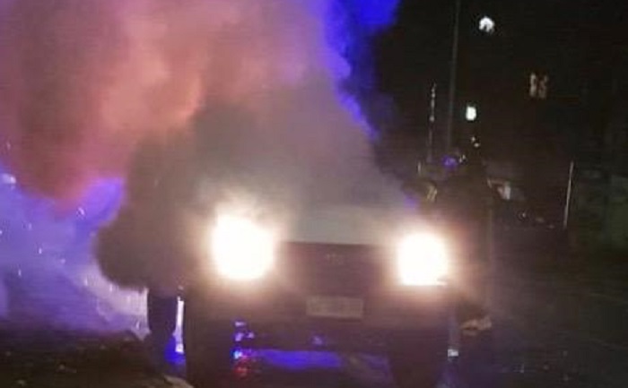 Incendio auto ieri pomeriggio a Santhià