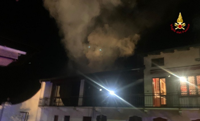 Incendio in abitazione ieri sera a Santhià