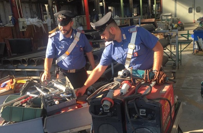 Dalla Lombardia per rubare nell'ex officine dei treni di Santhià: arrestati