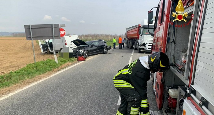 Incidente tra auto e furgone a Cigliano 